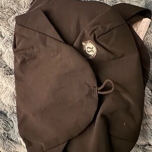 Black Lululemon curved crossbody Bag new